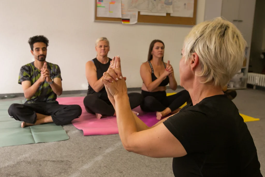 Stuttgart Ausbildung Yoga Move Lingam